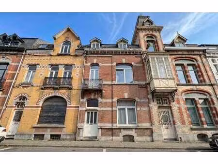en plein coeur du centre ville: belle maison avec jardin.