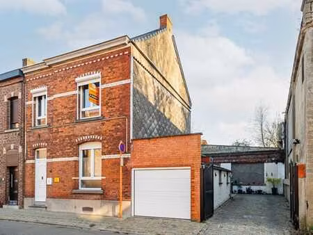 maison 3 faç. - 3 ch.avec pass. lat et panneaux solaires!