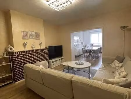 schaerbeek - appartement une chambre + bureau dans une petit
