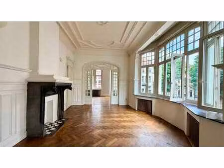 superbe appartement de caractère dans un quartier prisé