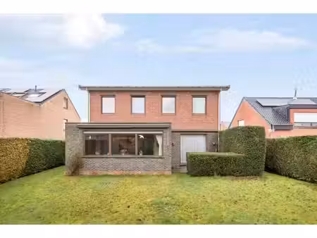 maison familiale bien située à sint-katelijne-waver
