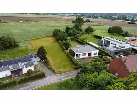 terrain à bâtir de ± 10 ares avec vue dégagée sur les champs