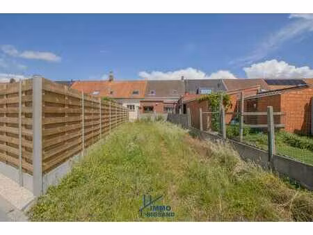 verder te renoveren woning gelegen te moorsele met tuin e...