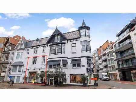 local commercial avec studio à l'étage situé au centre de kn
