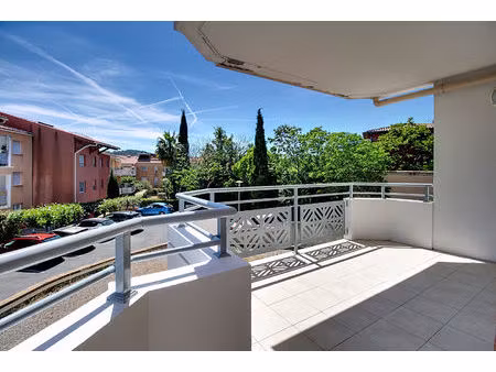 à vendre en exclusivité ! draguignan appartement 3 pièces de 66 m² avec terrasse