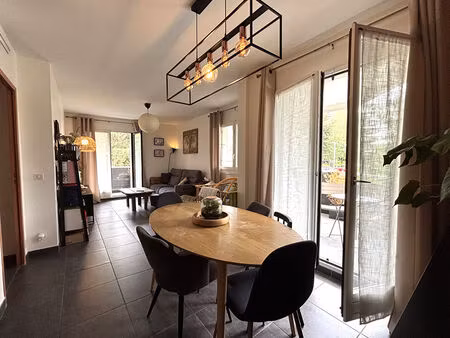 magnifique 4 pièces avec grand balcon proche du centre de la motte -servolex