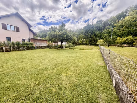 cognin maison à rénover sur 1 049 m2 de terrain avec combl