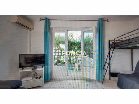 saint raphaël proche centre ville  grand studio  terrasse 15m2