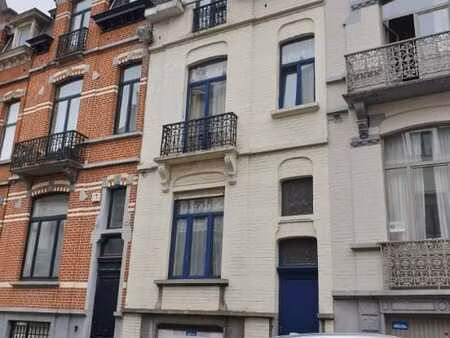 a louer entre schuman & la chasse (ideal colocation)