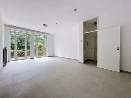 jette : appartement 1 chambre avec terrasse et jardin