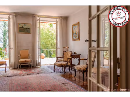 maison de caractère de 400 m² avec jardin et fort potentiel