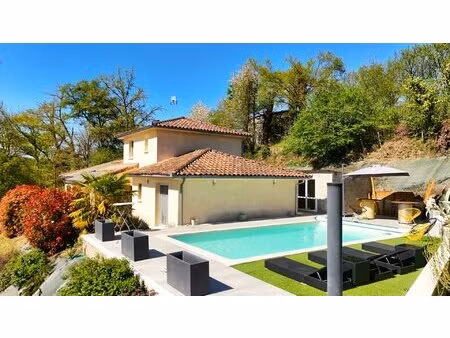 villa de type t5 avec piscine