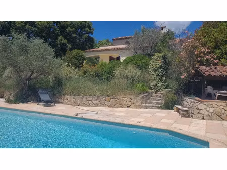 vente villa 5 pièces à tourrettes (83440)  785 000 €