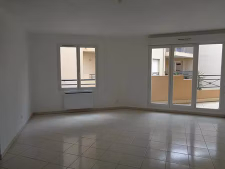 location appartement 2 pièces 47 m² à draguignan (83300)