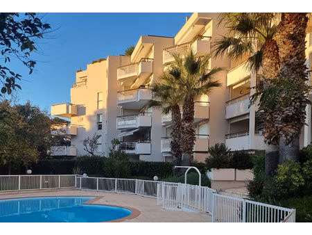 appartement saint-raphaël : 27 m² + terrasse + parking