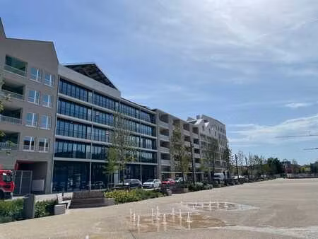 appartement lumineux et élégant d’une chambre avec terrasse