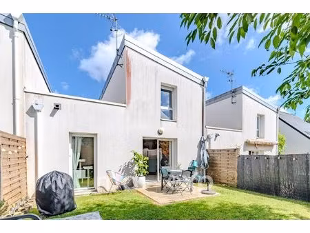 pluneret maison mitoyenne 2 chambres avec garage et jardin