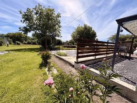secteur mélisey: charmante maison en pierre au calme avec 30 ares et hangar.