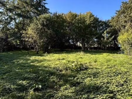 saint liguaire terrain de 1440 m² avec accès rivière