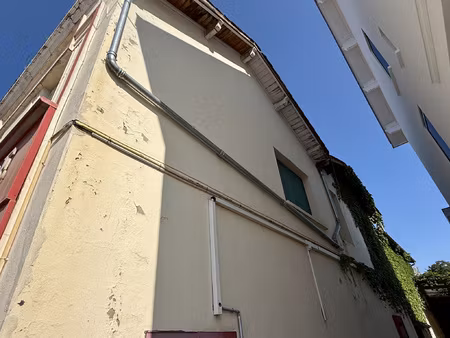 albi - proche fac - appartement t3 à rénover entièrement.