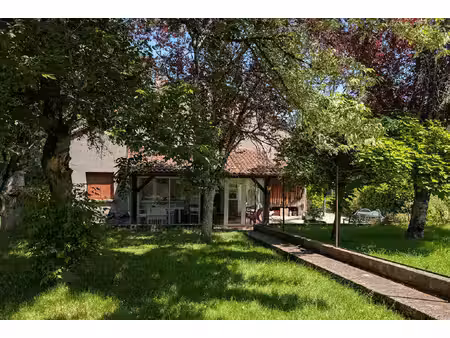 maison en bordure de village. sans vis-à-vis