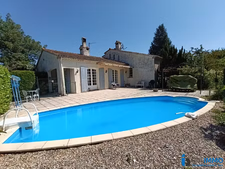 villa de caractère sur parc arboré de près de 3 000 m² avec