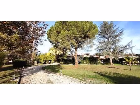rabastens: villa t5 avec piscine sur parc de 5000m2 et t2