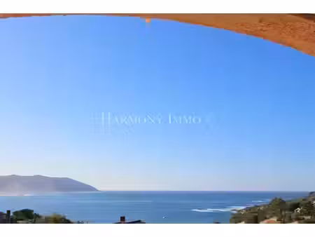 jolie vue mer pour cette villa indépendante.