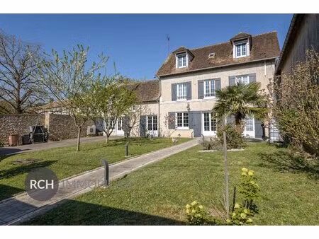 exclusivité - a quelques minutes de thoiry - belle maison ancienne entièrement rénovée
