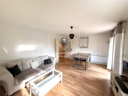 2 pieces meublé avec balcon et box