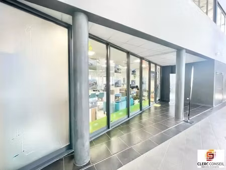 location bureaux 143 m²