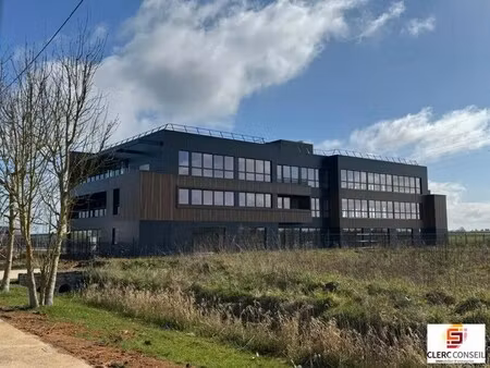 location bureaux 142 m²