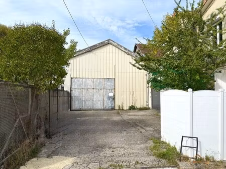 parking / box cenon 750 m2 (34 places + 10 places à 5mn)