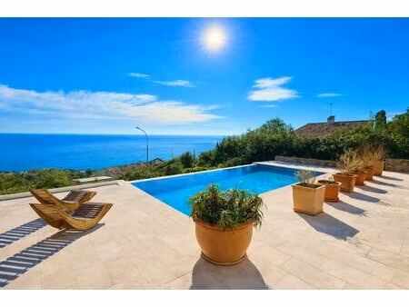 villa avec vue mer panoramique piscine et garage  aux issambres