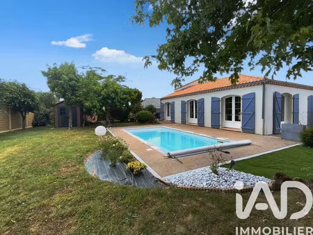 maison à essarts-en-bocage (85140)
