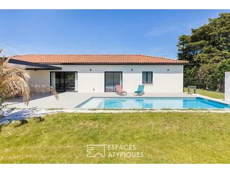 maison contemporaine avec piscine  en lisière de launaguet