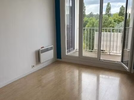 t3 lumineux  spacieux 66.56m² à villeurbanne rue luizet