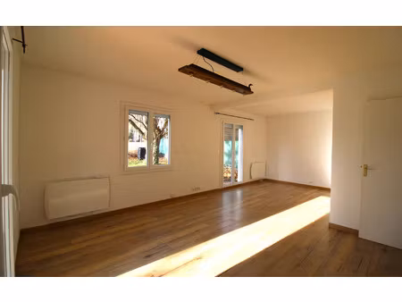 location maison  m² t-4 à lorris  755 €