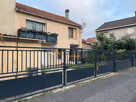grande maison pouvant etre adaptee en 2 appartements