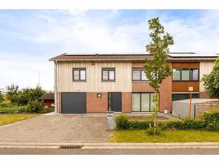 charmante halfopen bebouwing met ruime tuin en 4 slaapkamer…
