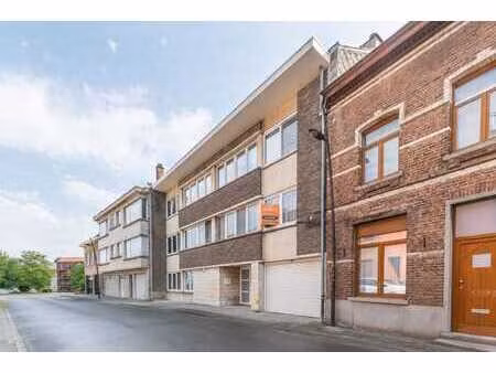 appartement: 2 chambres + bureau + garagebox!
