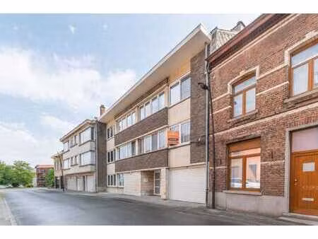 appartement: 2 chambres + bureau + garagebox!