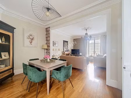 a vendre - maison de 135m2  4 chambres  en plein centre-ville de château-gontier