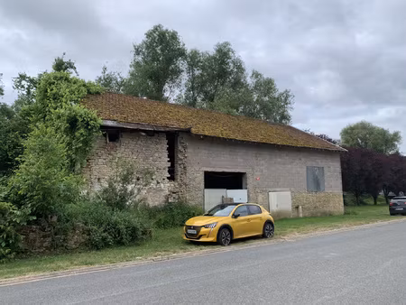 batisse de 200 m2 + terrain constructible de 1000 m2 en bord