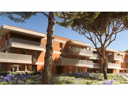 location appartement 2 pièces 46 m² à fréjus (83600)