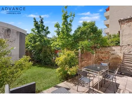 patte d'oie : superbe t3 traversant avec terrasse dans une résidence récente