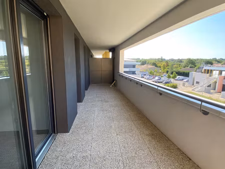 appartement t3 récent avec terrasse et parking sous sol - co