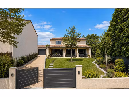 terrain sénas m² t- à vendre  120 000 €