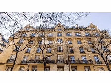 joli deux pièces avec vue sur les toits de paris!