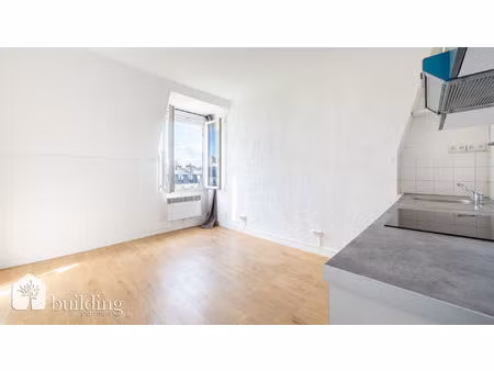 paris 17e batignolles - studio de 19 m² avec vue dégagée